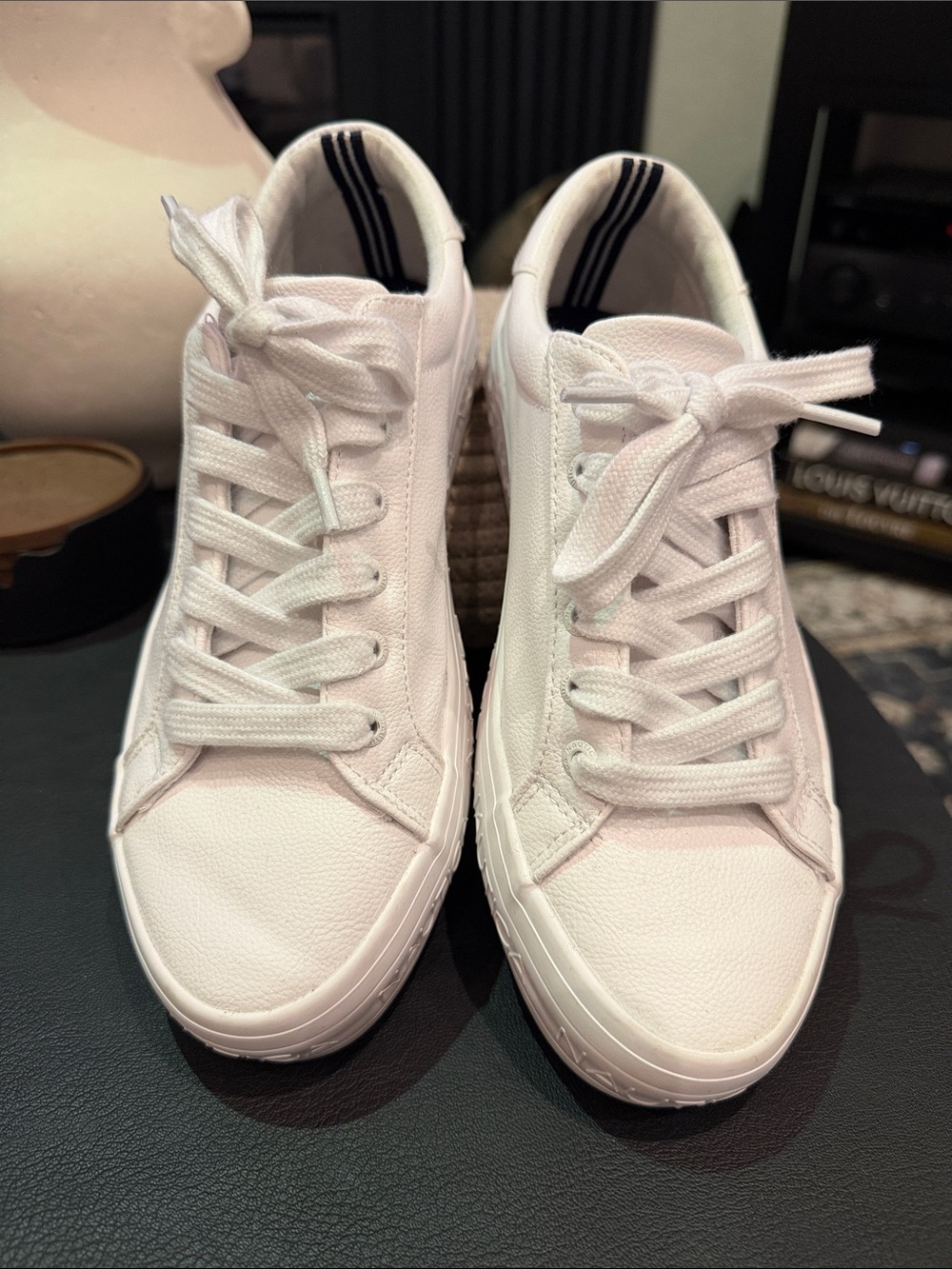 Nautica Women's White Low-Top Lace-Up Sneakers Sz. 8.5